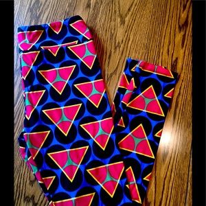 Lularoe Talk and Curvy Leggings